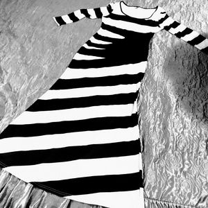 Kivenst High Fashion Black & White Long Dress